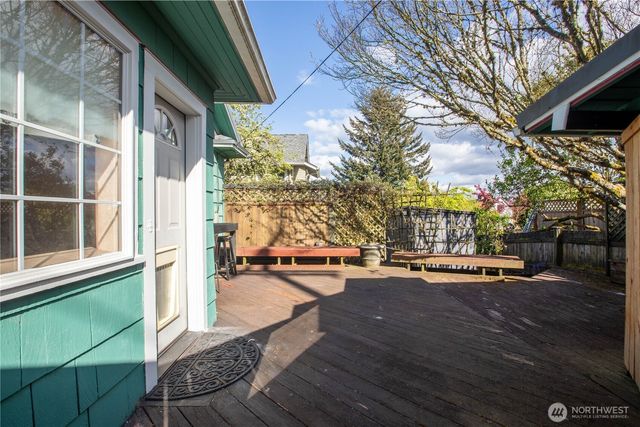 819 Midway Avenue NW, Olympia, WA 98502