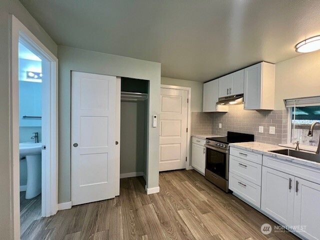 819 Midway Avenue NW, Olympia, WA 98502