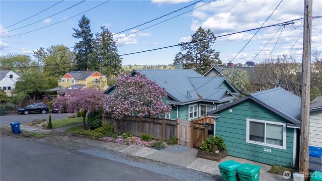 819 Midway Avenue NW, Olympia, WA 98502
