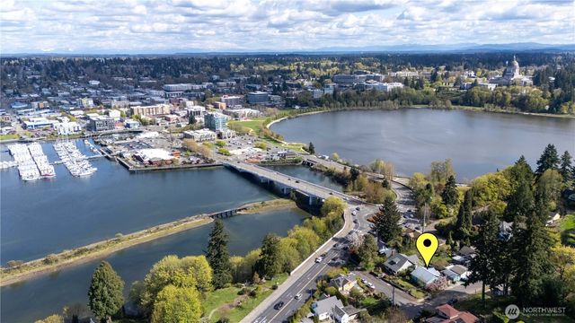 819 Midway Avenue NW, Olympia, WA 98502