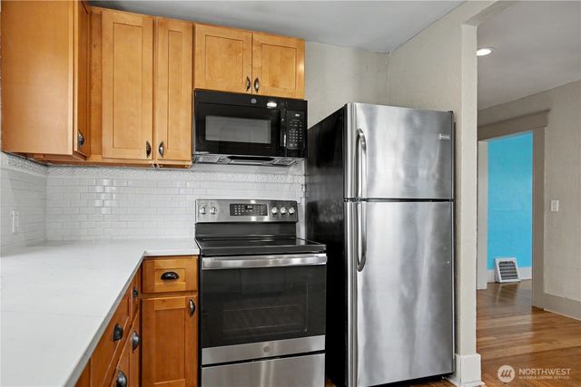 819 Midway Avenue NW, Olympia, WA 98502