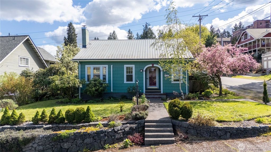 819 Midway Avenue NW, Olympia, WA 98502