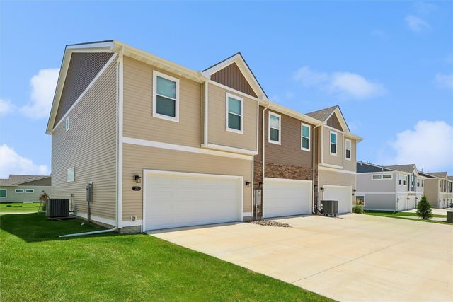 1283 S 91st Street, West Des Moines, IA 50266