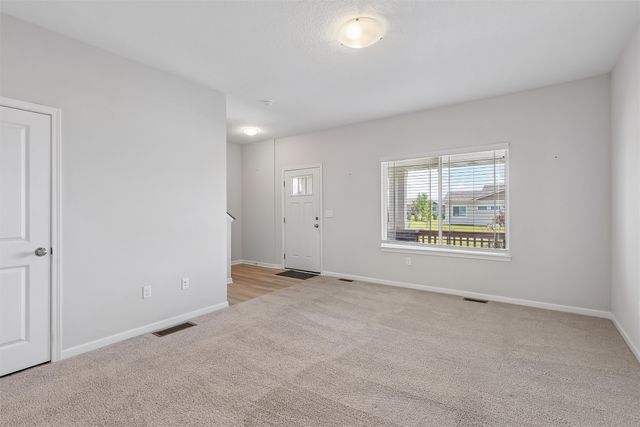 1283 S 91st Street, West Des Moines, IA 50266