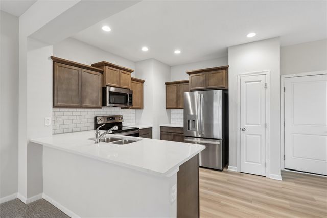 1283 S 91st Street, West Des Moines, IA 50266