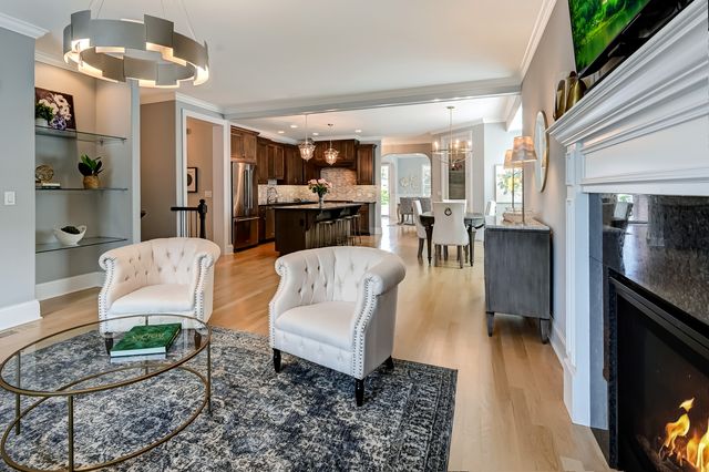 2129 Cottage Lane, Darien, IL 60561
