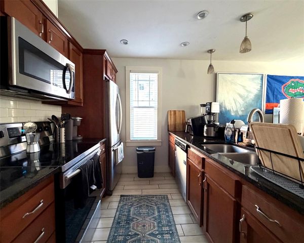 711 NW 10TH STREET 10, Gainesville, FL 32601