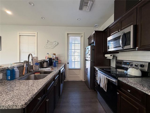 711 NW 10TH STREET 10, Gainesville, FL 32601