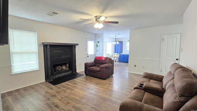 9 Raccoon Trail, Conway, AR 72032