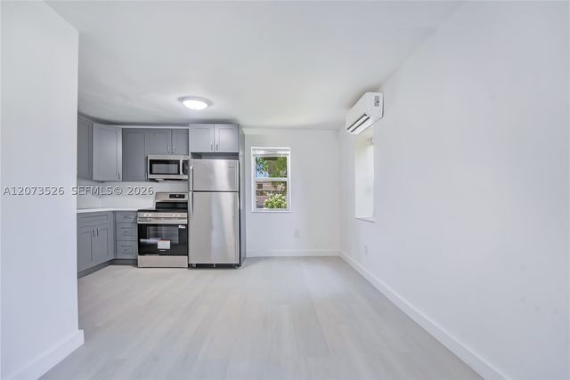 769 NW 10th St 4, Miami, FL 33136