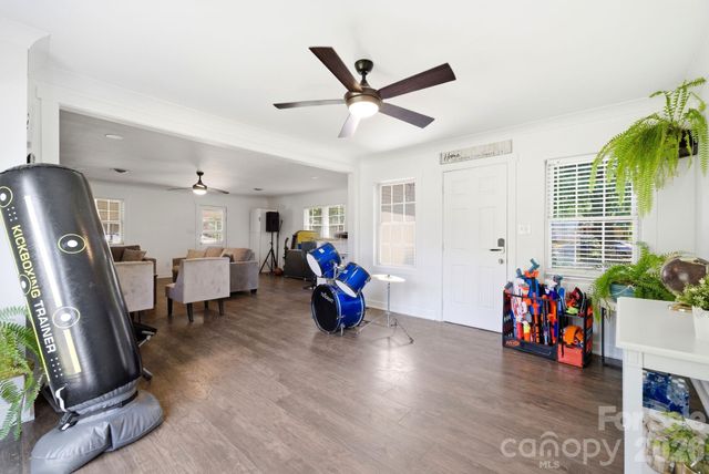 701 E Iowa Avenue, Bessemer City, NC 28016