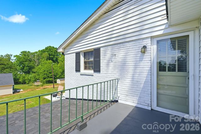 701 E Iowa Avenue, Bessemer City, NC 28016