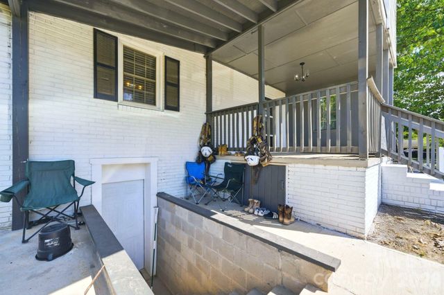 701 E Iowa Avenue, Bessemer City, NC 28016