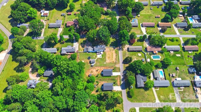 701 E Iowa Avenue, Bessemer City, NC 28016