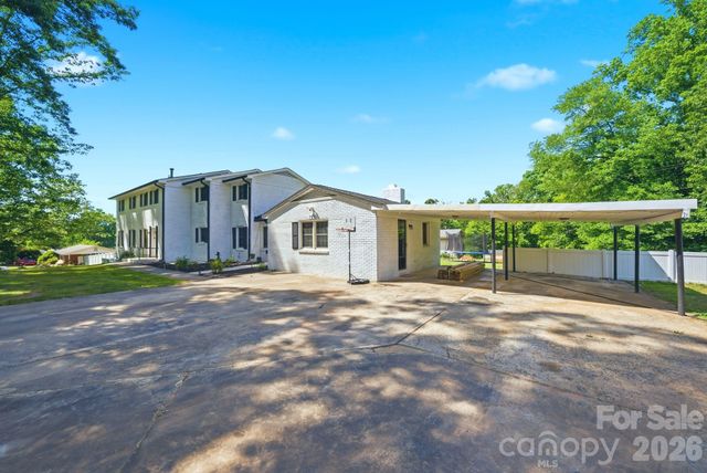 701 E Iowa Avenue, Bessemer City, NC 28016