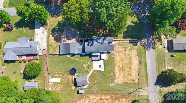 701 E Iowa Avenue, Bessemer City, NC 28016