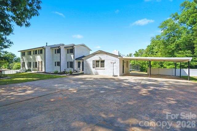 701 E Iowa Avenue, Bessemer City, NC 28016