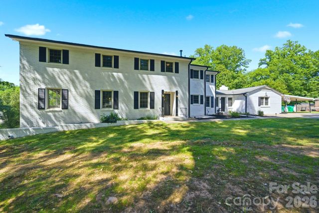 701 E Iowa Avenue, Bessemer City, NC 28016