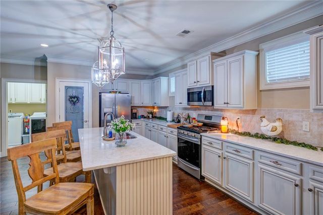 2443 Barrett Preserve SW Court, Marietta, GA 30064