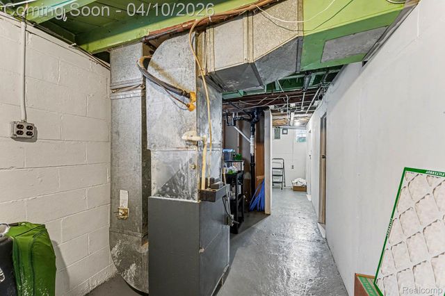 713 Riverbank Street, Lincoln Park, MI 48146
