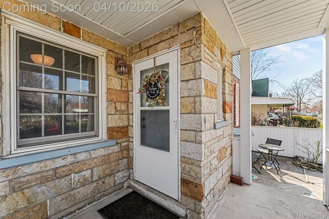 713 Riverbank Street, Lincoln Park, MI 48146