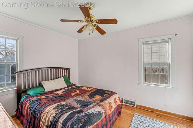 713 Riverbank Street, Lincoln Park, MI 48146