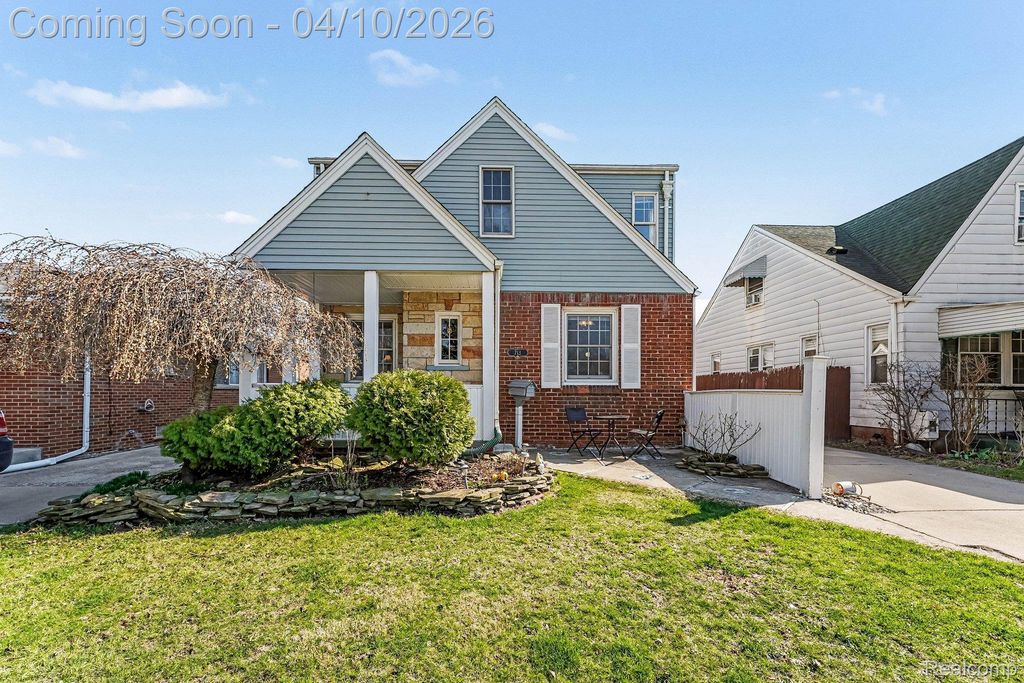 713 Riverbank Street, Lincoln Park, MI 48146