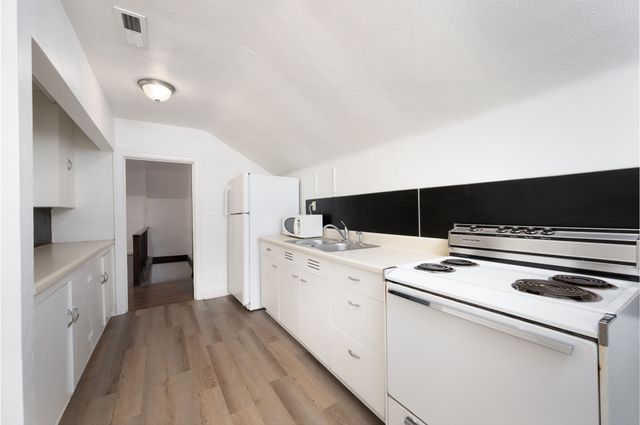 1501 Clayton Ave B-Upstairs, Nashville, TN 37212