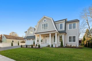 26 Beacon Ave, Newburyport, MA 01950