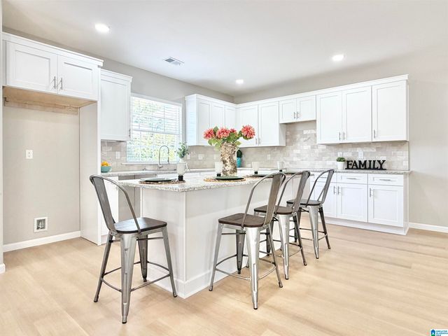 2800 20TH STREET W, Birmingham, AL 35208
