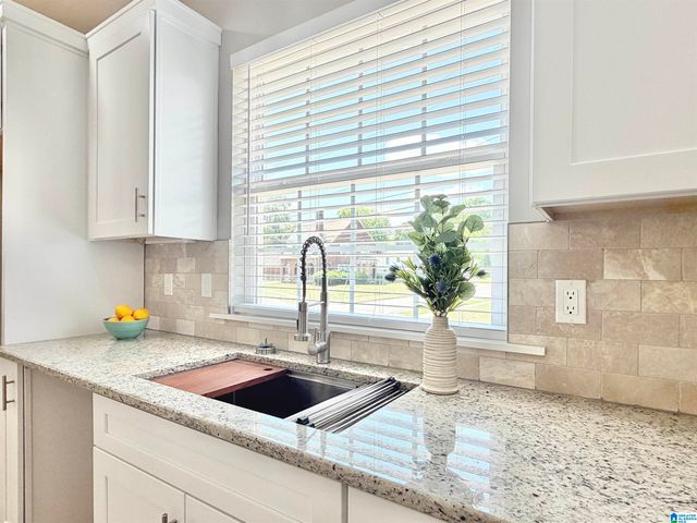2800 20TH STREET W, Birmingham, AL 35208