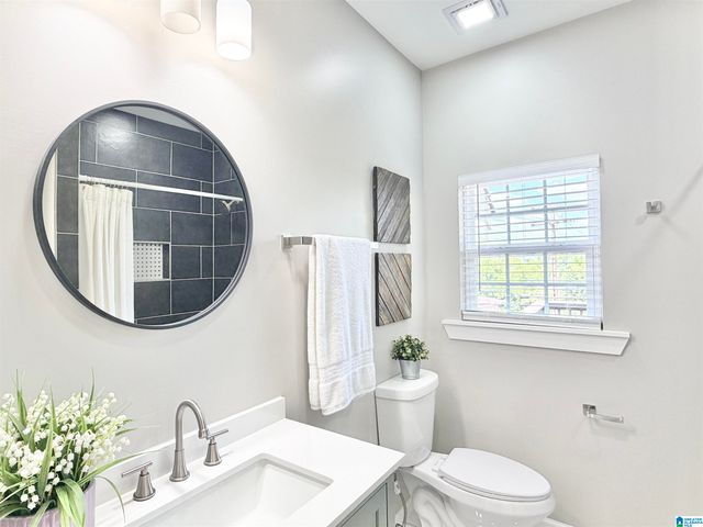 2800 20TH STREET W, Birmingham, AL 35208