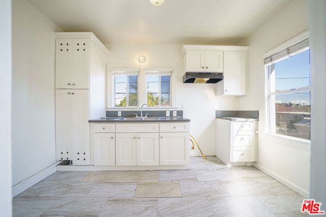 431 E 41st Place, Los Angeles, CA 90011