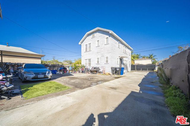 431 E 41st Place, Los Angeles, CA 90011