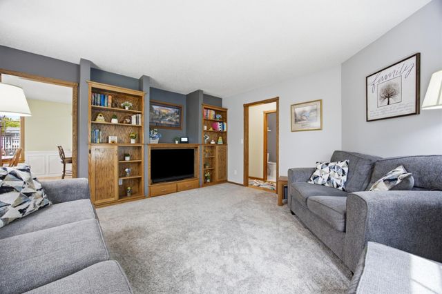 3921 5th Street S, Moorhead, MN 56560