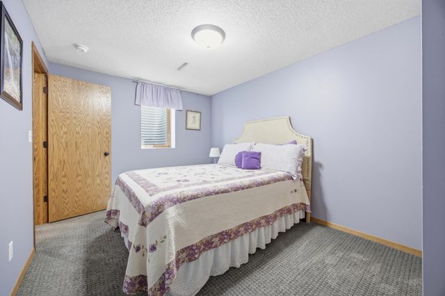 3921 5th Street S, Moorhead, MN 56560