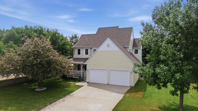 3921 5th Street S, Moorhead, MN 56560