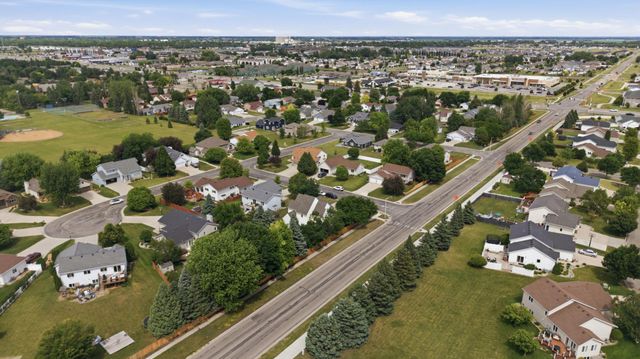 3921 5th Street S, Moorhead, MN 56560