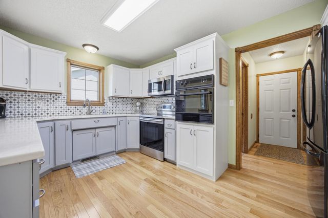3921 5th Street S, Moorhead, MN 56560
