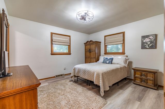 12077 W 94th Place, St. John, IN 46373