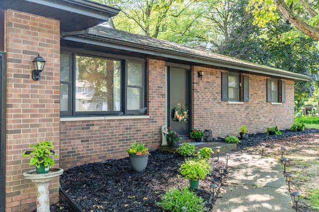 12077 W 94th Place, St. John, IN 46373