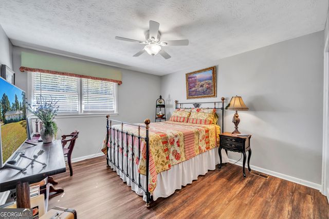 25 Hillcrest Street, Wrightsville, GA 31096