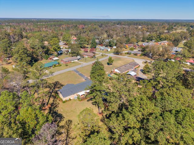 25 Hillcrest Street, Wrightsville, GA 31096