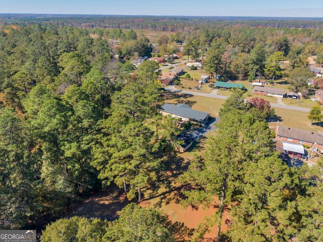 25 Hillcrest Street, Wrightsville, GA 31096