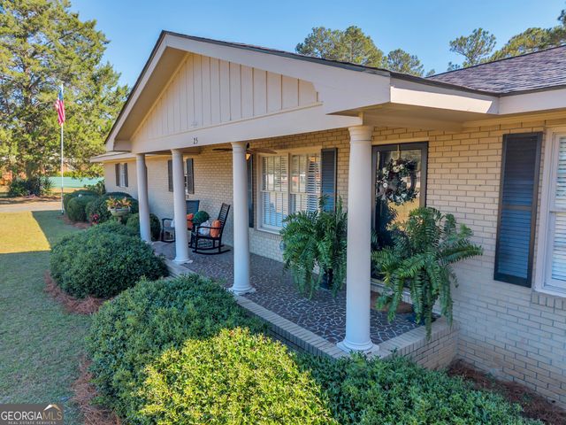 25 Hillcrest Street, Wrightsville, GA 31096