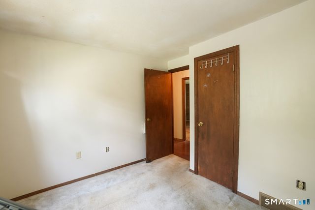 6 Tiffany Lane, Bloomfield, CT 06002