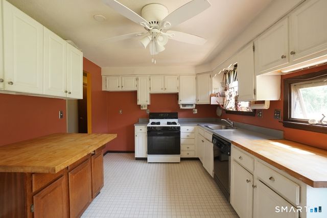 6 Tiffany Lane, Bloomfield, CT 06002