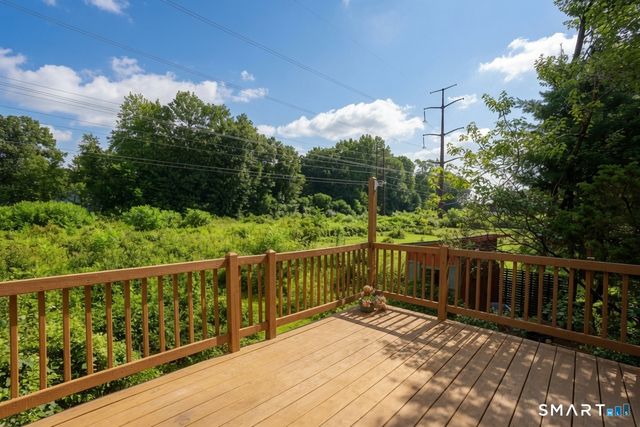 6 Tiffany Lane, Bloomfield, CT 06002