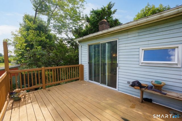 6 Tiffany Lane, Bloomfield, CT 06002