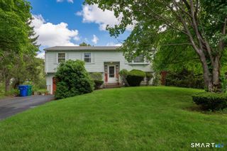 6 Tiffany Lane, Bloomfield, CT 06002
